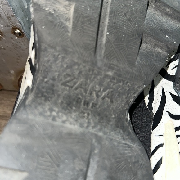 Zara Zebra Slip On Skeakers size 37 - Picture 9 of 9